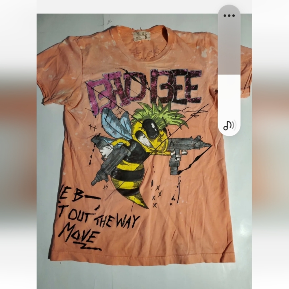 DomRebel Adult Small Bad Bee Graphic Tee Tshirt Small